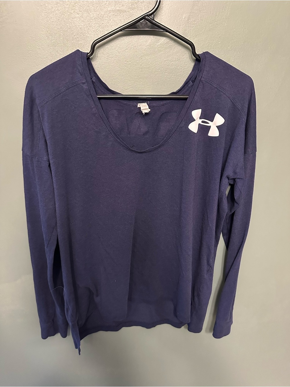 Under Armour Navy Long-Sleeve Scoop-Neck Performance Tee